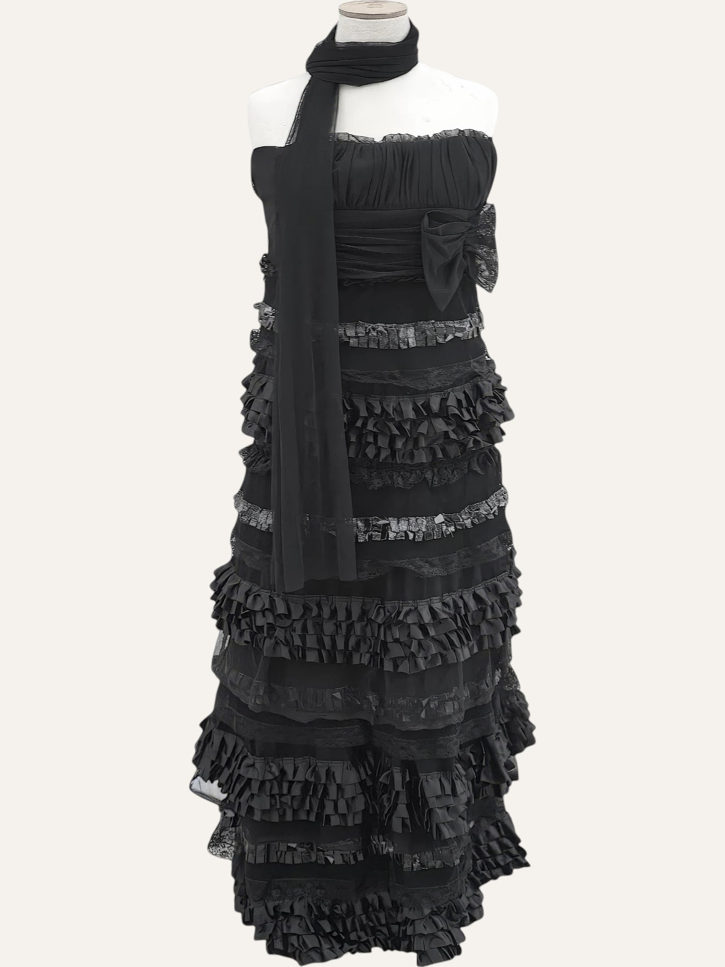 Venus Club Tiered Ruffle & Lace Strapless Gown