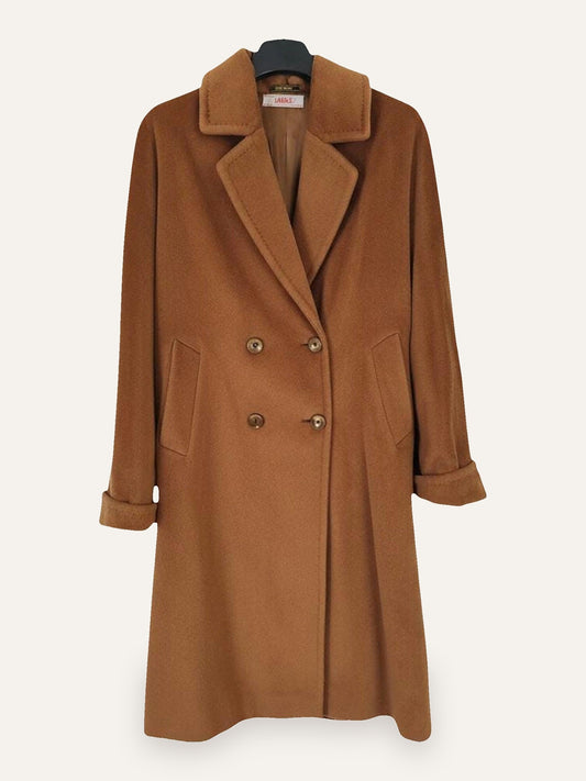 Piacenza 1733 Supercashmere Double-Breasted Coat in Camel