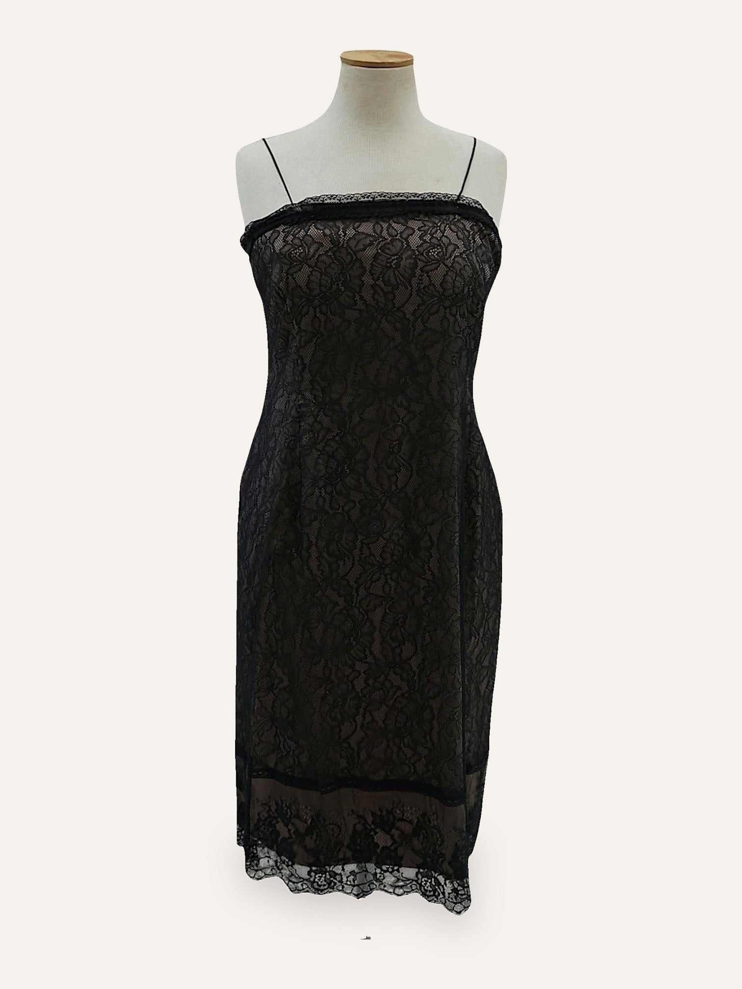 Lace Slip Dress Scallop Hem in Noir