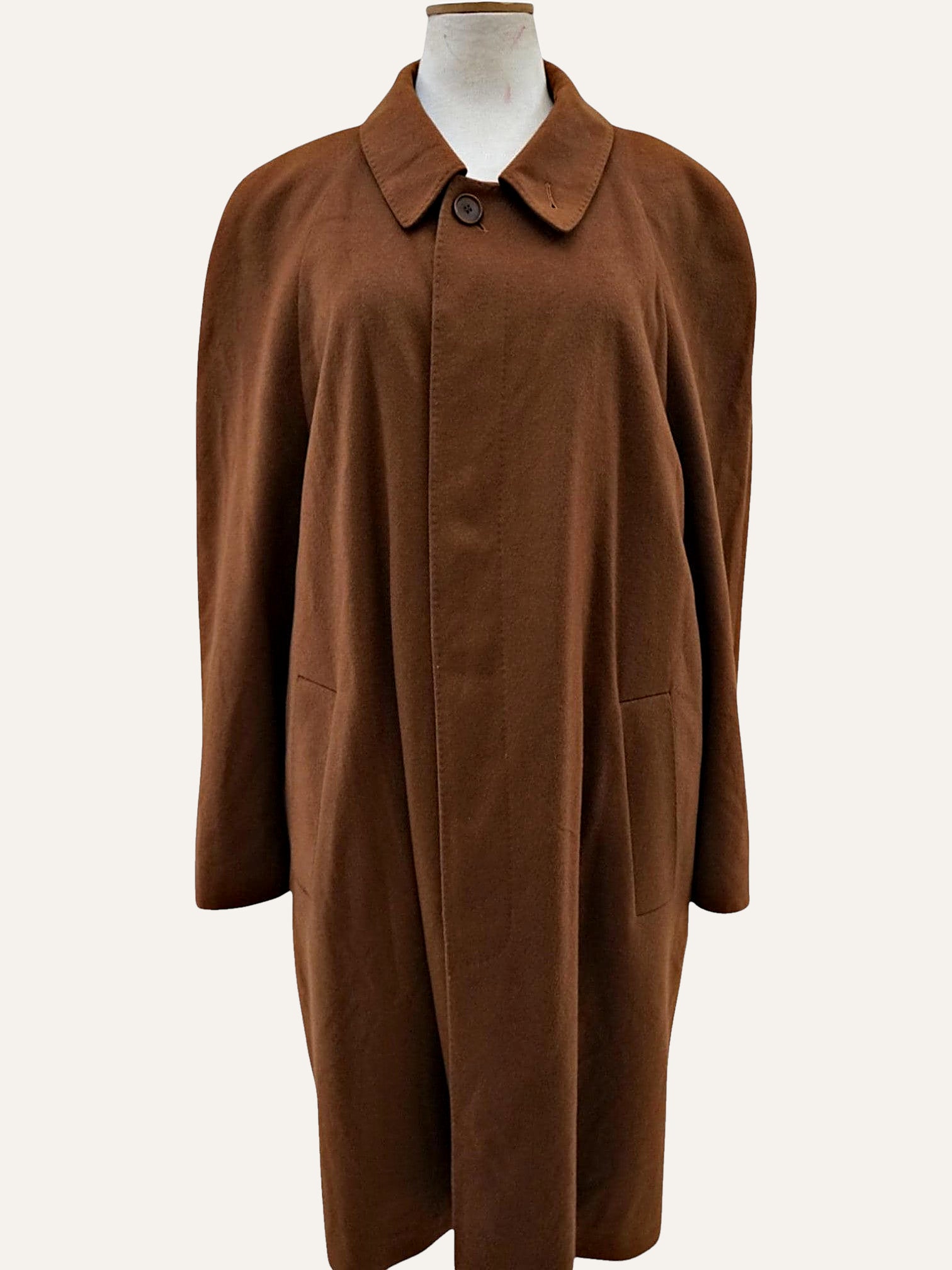 Lanificio del Casentino camel cashmere overcoat, front view on mannequin