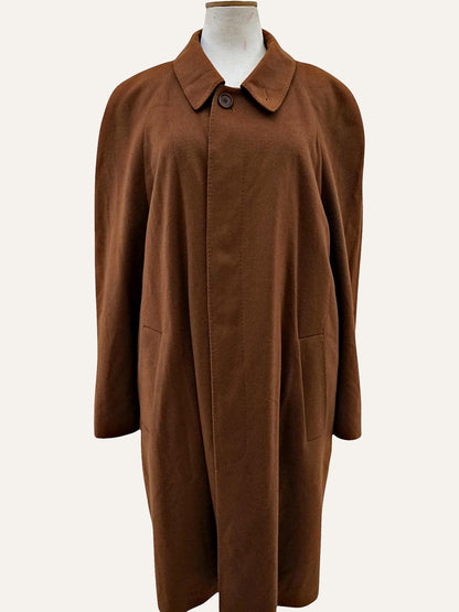 Lanificio del Casentino camel cashmere overcoat, front view on mannequin