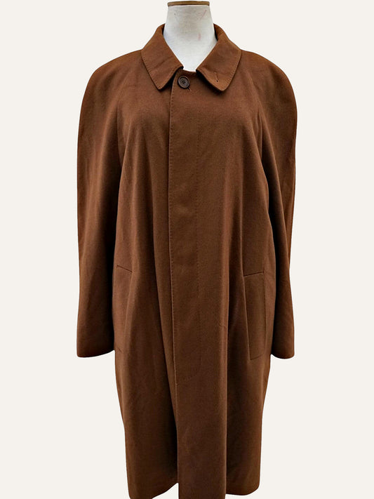 Lanificio del Casentino camel cashmere overcoat, front view on mannequin
