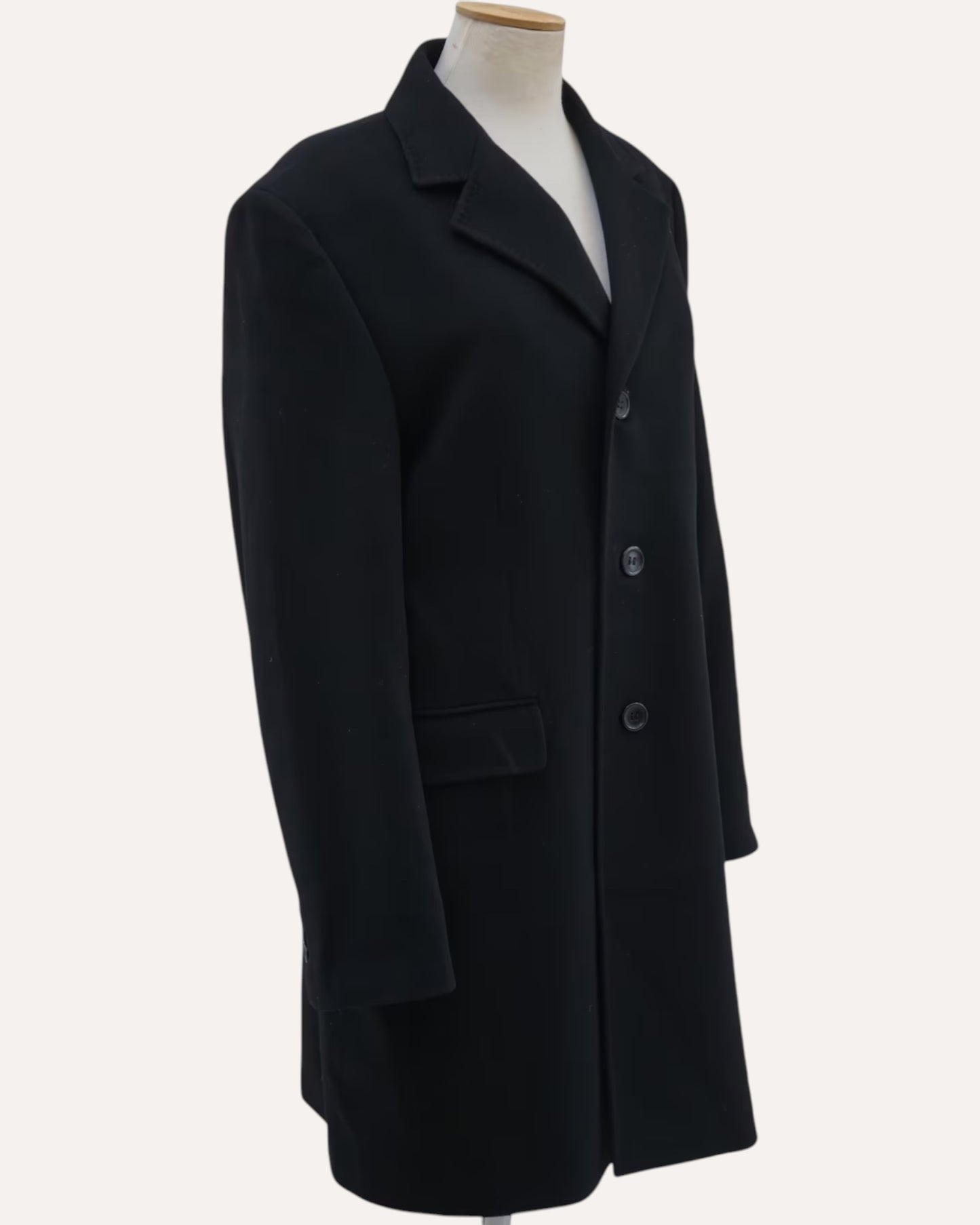 Pure Cashmere Coat in Black