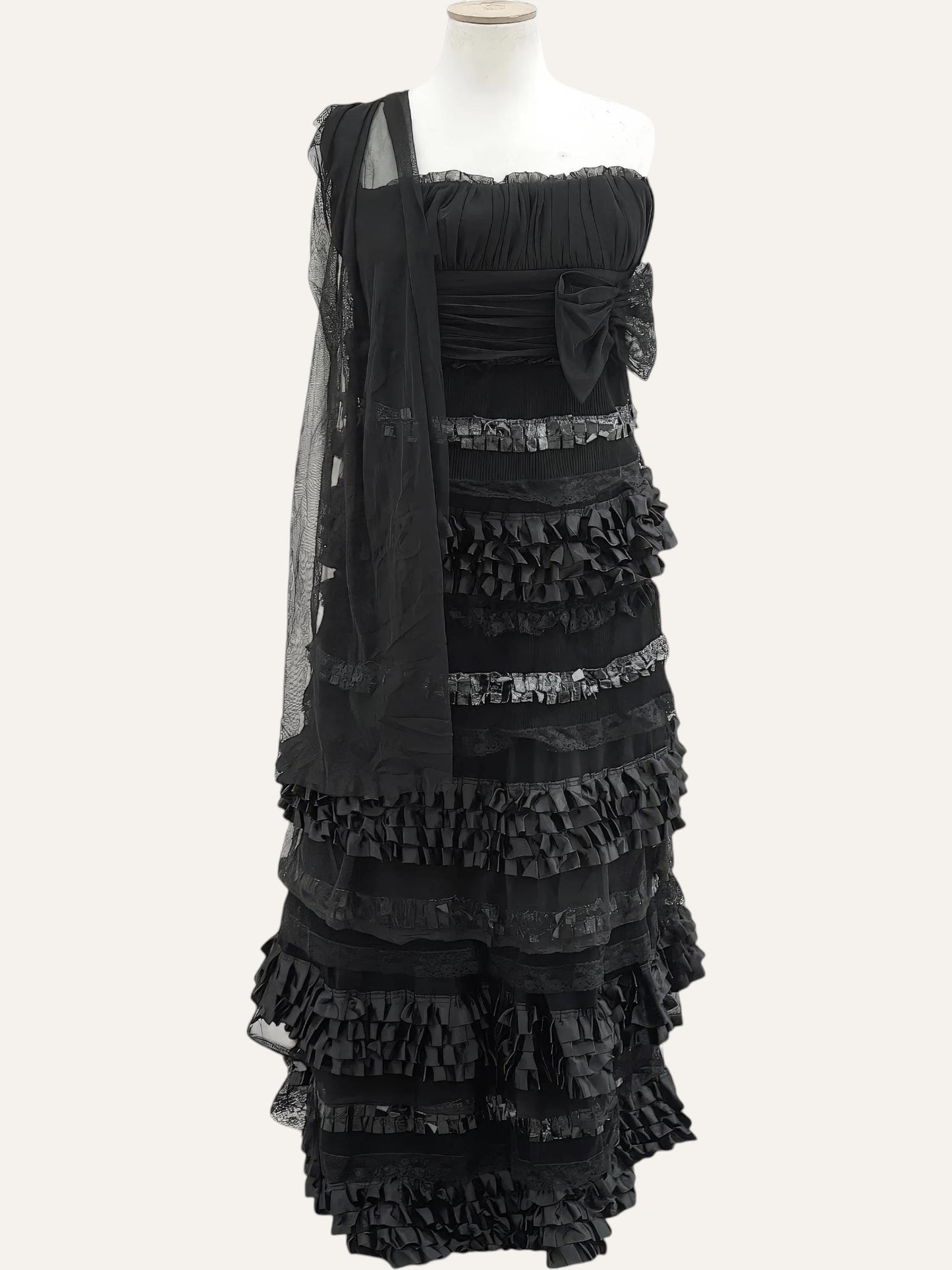 Venus Club Tiered Ruffle & Lace Strapless Gown