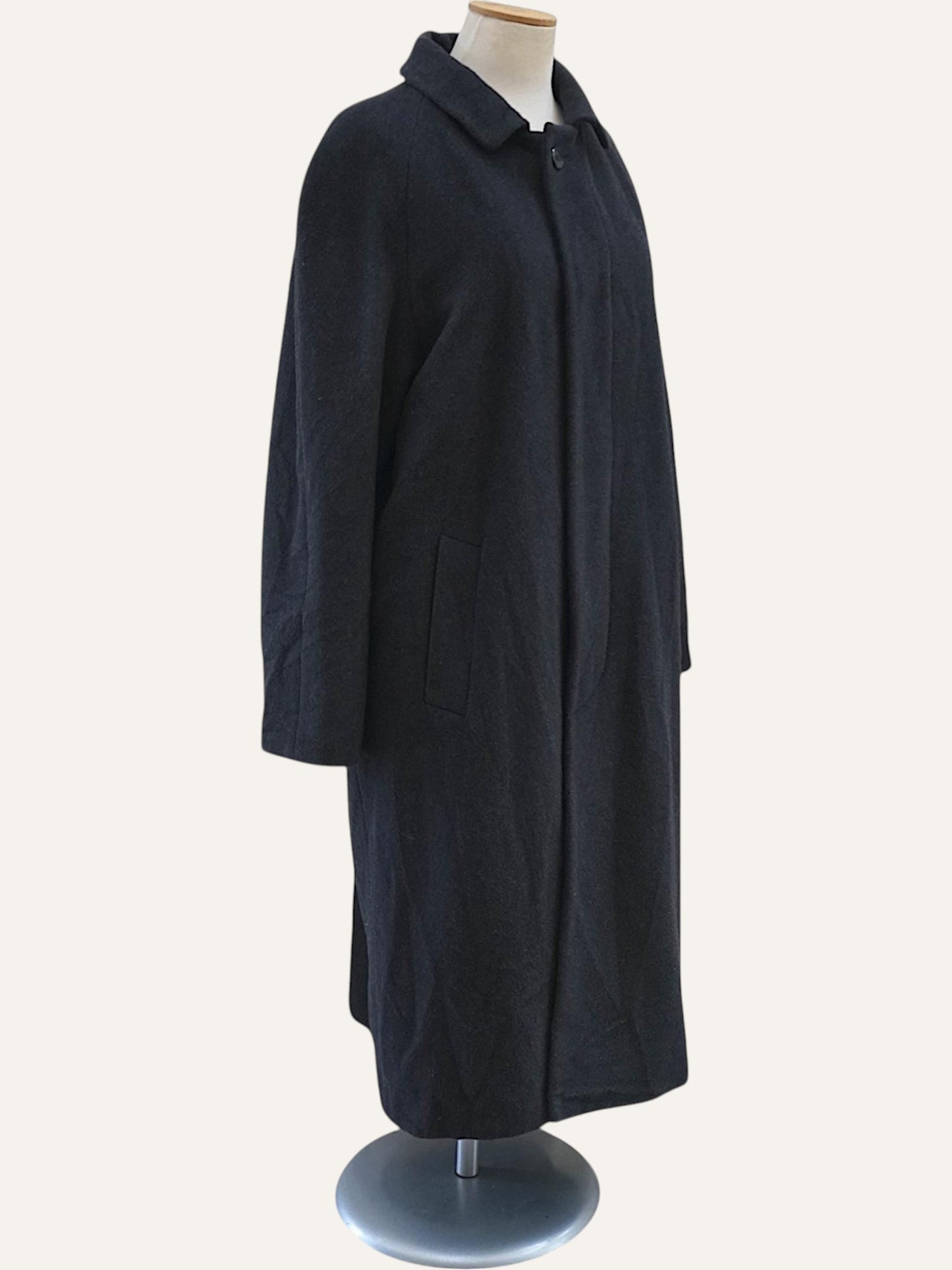 Balmacaan Coat in Cashmere & Wool