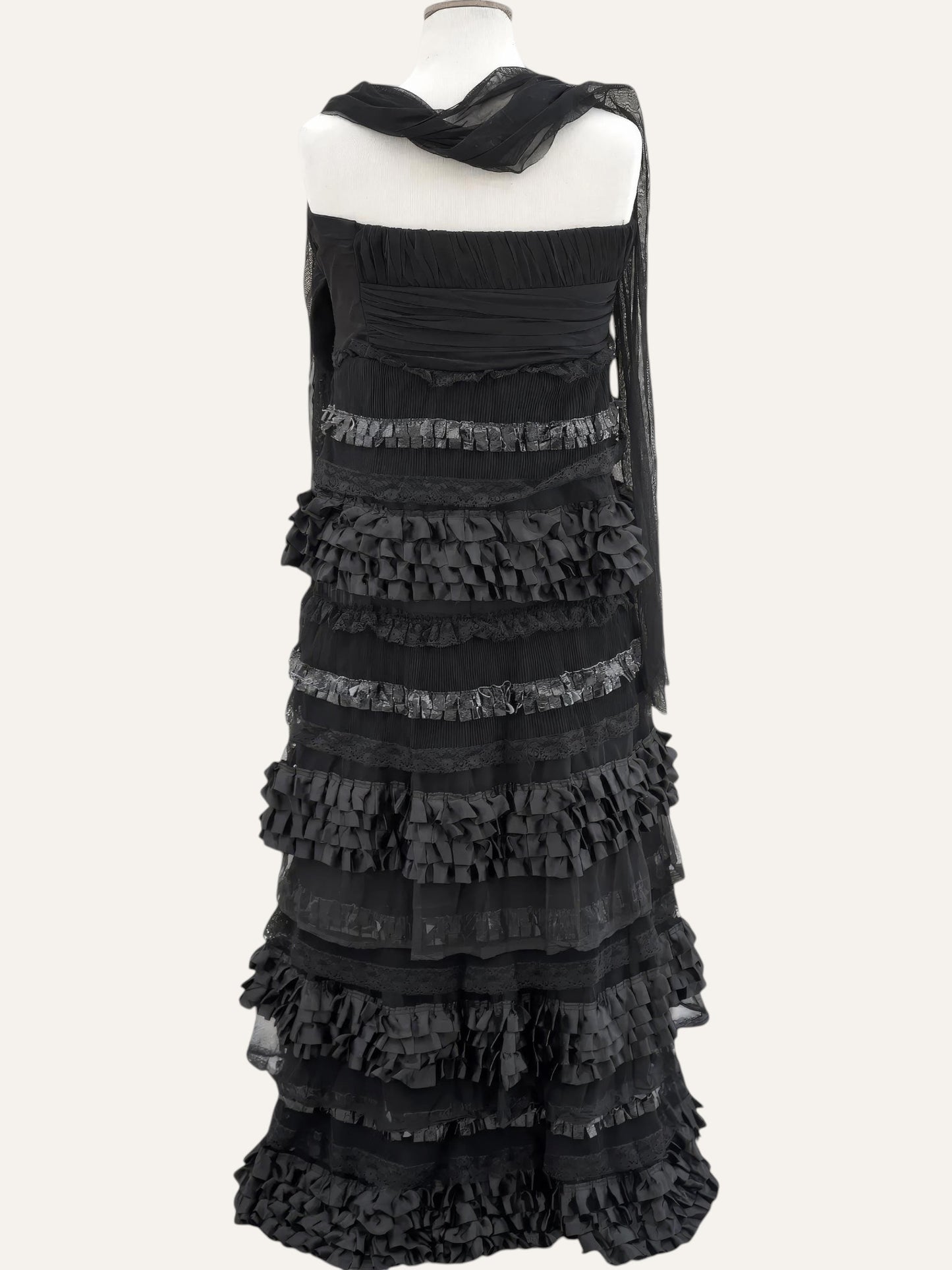 Venus Club Tiered Ruffle & Lace Strapless Gown