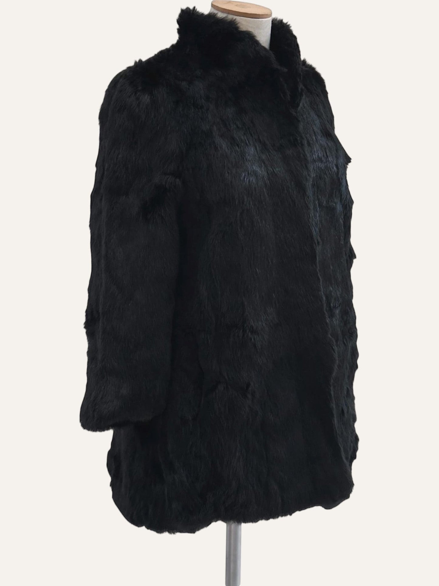 Mid-Length Noir Fur Coat