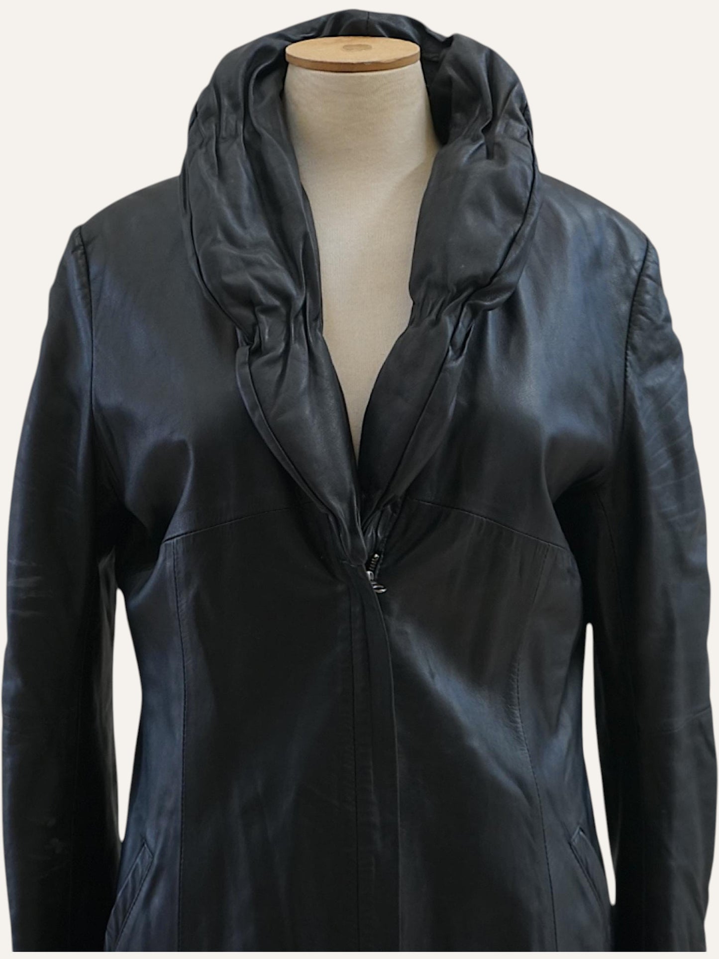 Leather Ruched Collar Noir Coat