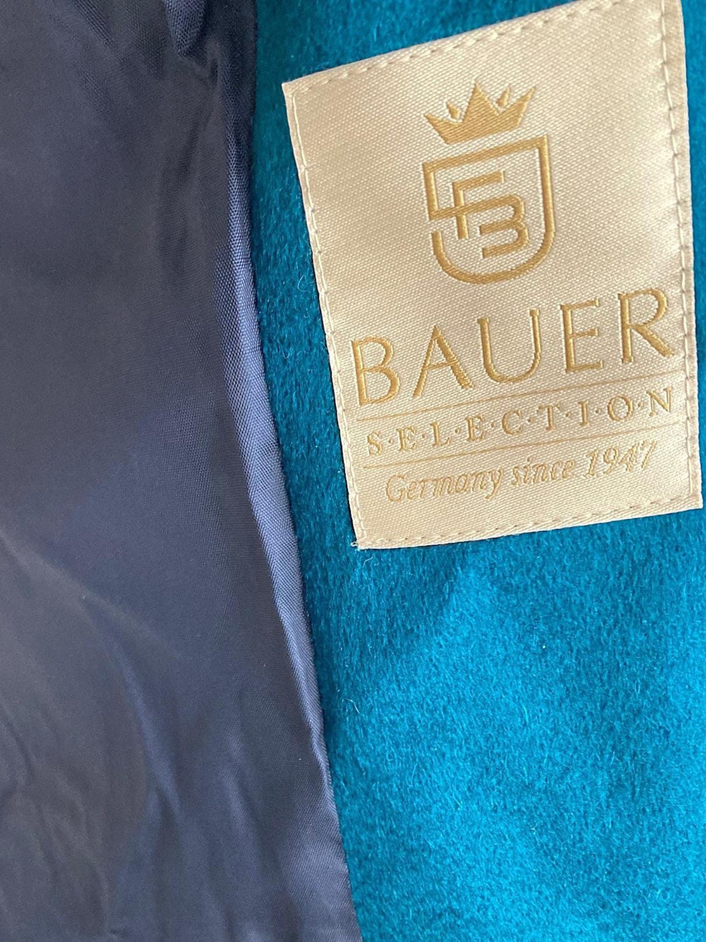 Piacenza 1733 Pure Cashmere Velvet-Trim Coat