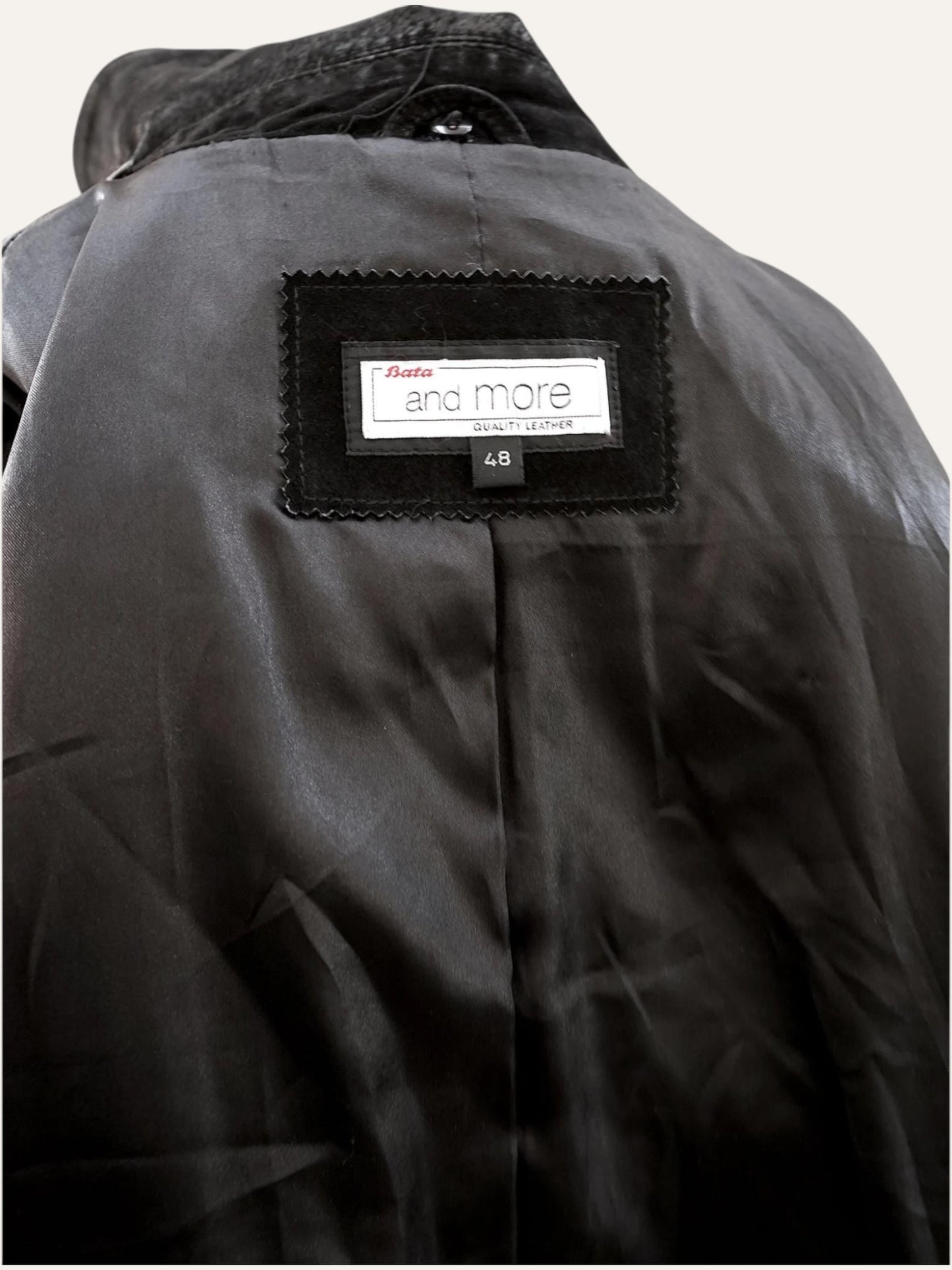 Genuine Suede Belted Jacket in Noir