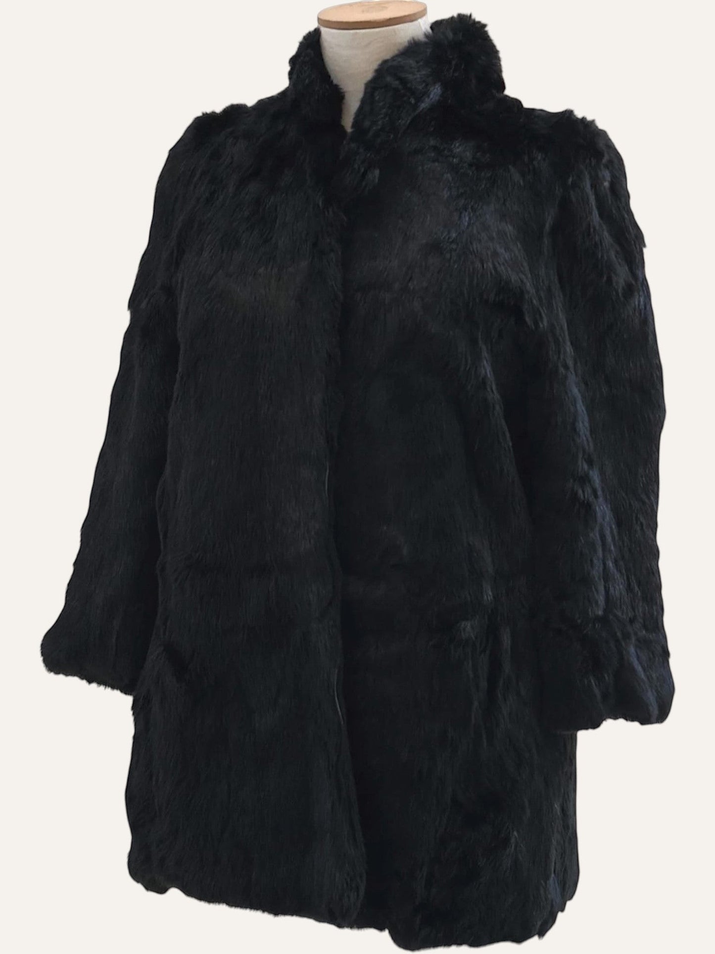 Mid-Length Noir Fur Coat