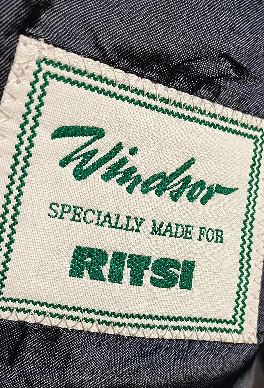 Interior label reading Windsor, specially made for RITSI